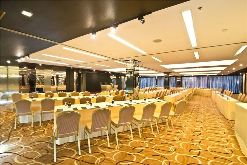 Rashmi'S Plaza Hotel ויינטיאן מראה חיצוני תמונה