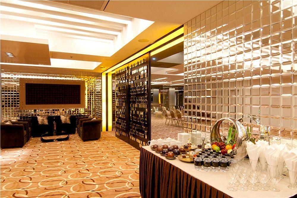 Rashmi'S Plaza Hotel ויינטיאן מראה חיצוני תמונה
