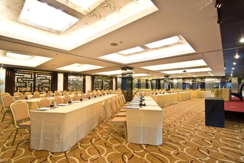 Rashmi'S Plaza Hotel ויינטיאן מראה חיצוני תמונה