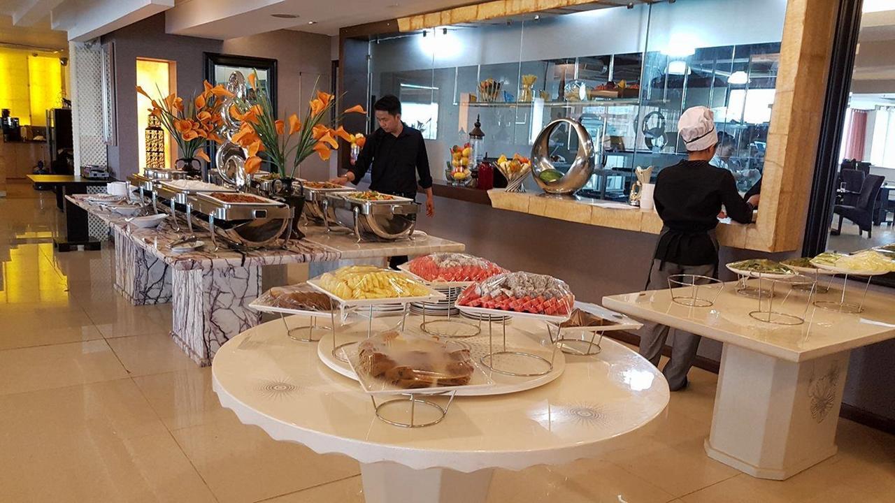 Rashmi'S Plaza Hotel ויינטיאן מראה חיצוני תמונה