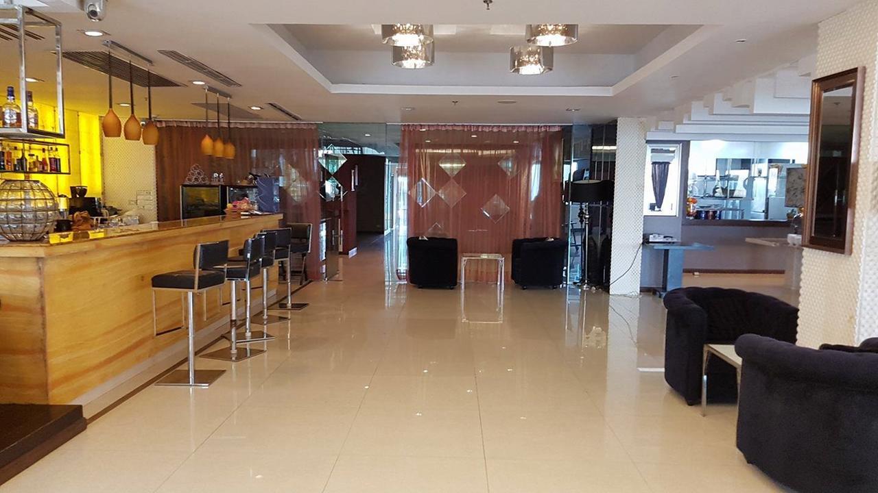 Rashmi'S Plaza Hotel ויינטיאן מראה חיצוני תמונה