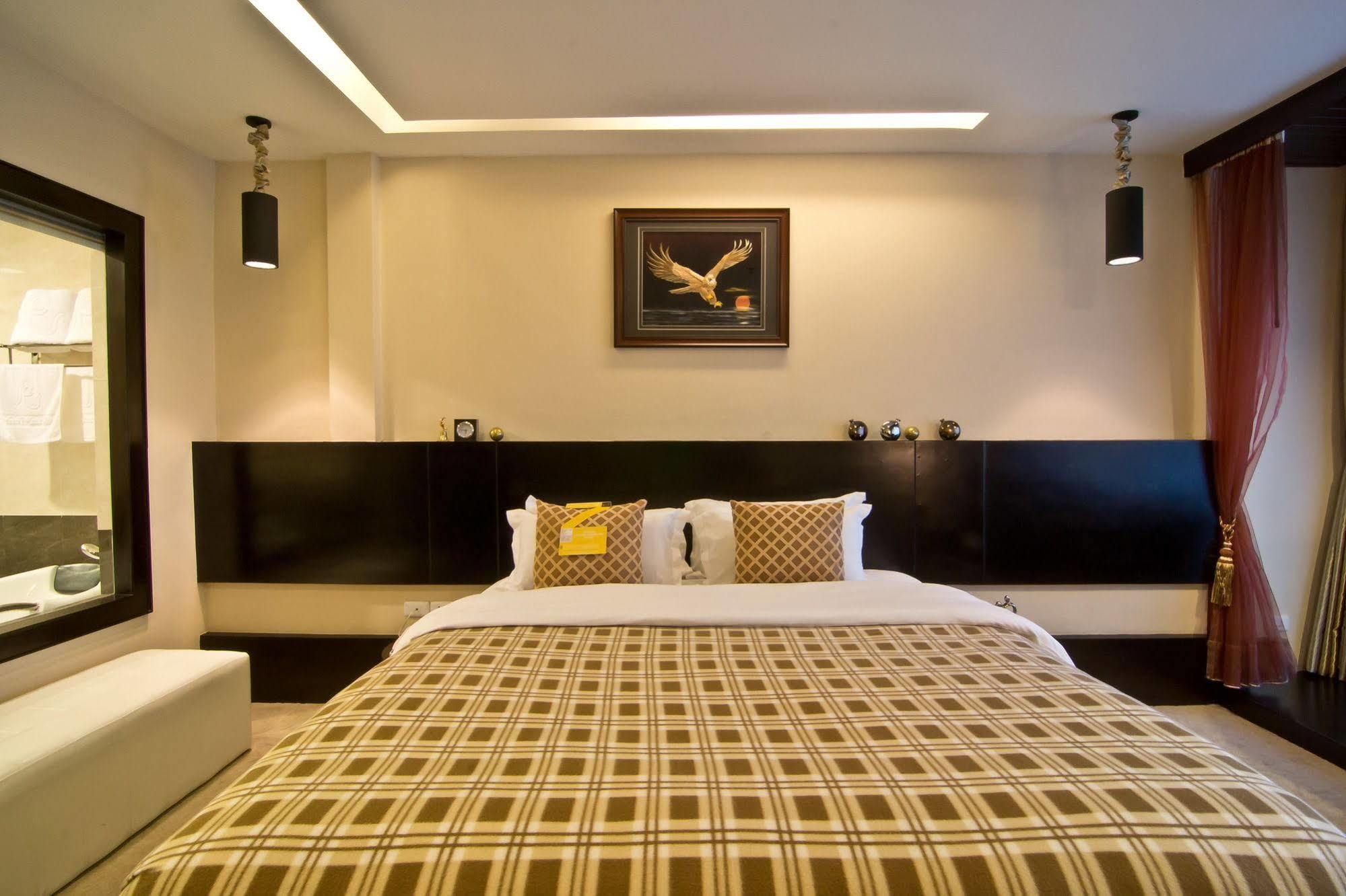 Rashmi'S Plaza Hotel ויינטיאן מראה חיצוני תמונה