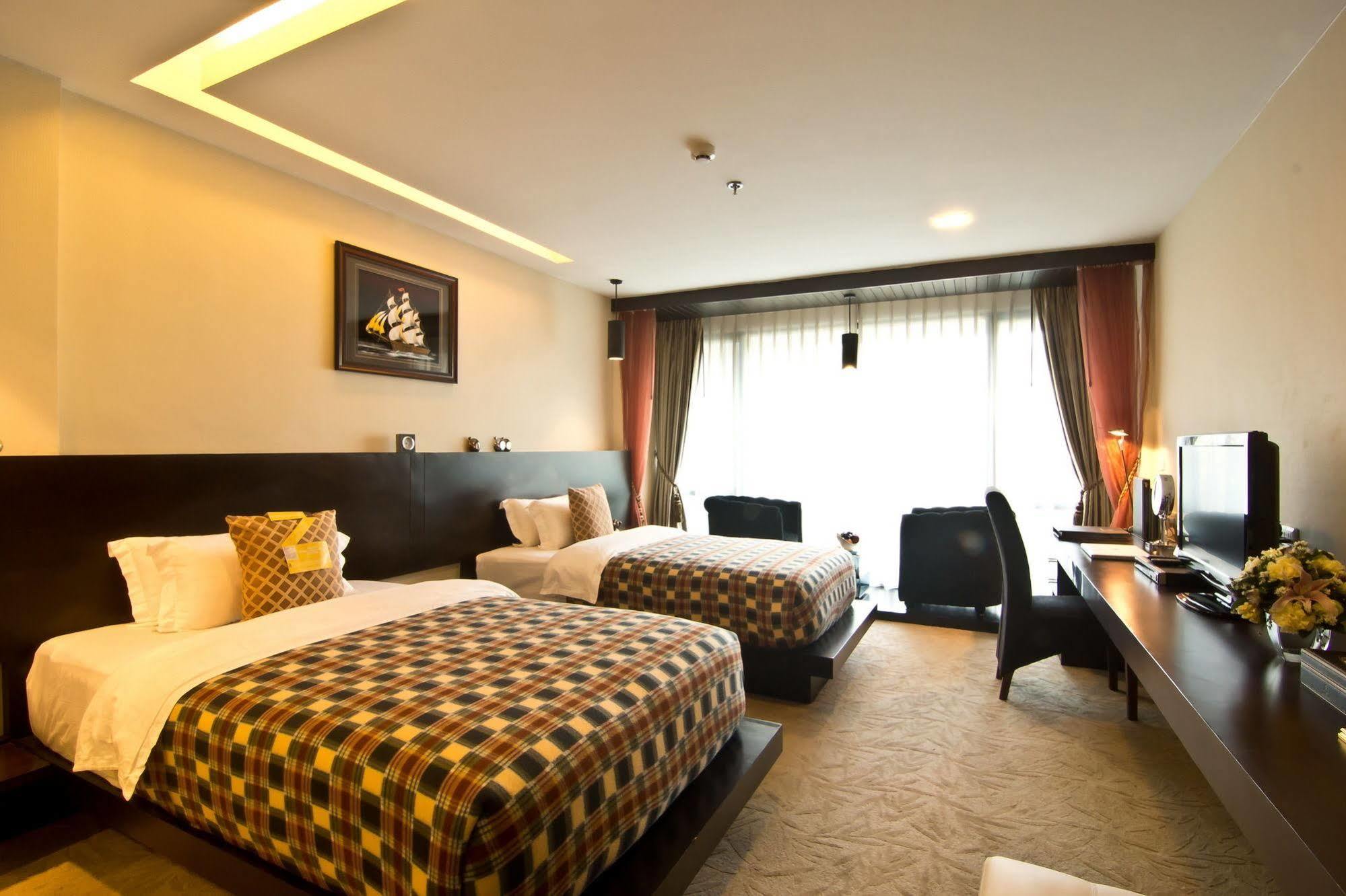 Rashmi'S Plaza Hotel ויינטיאן מראה חיצוני תמונה