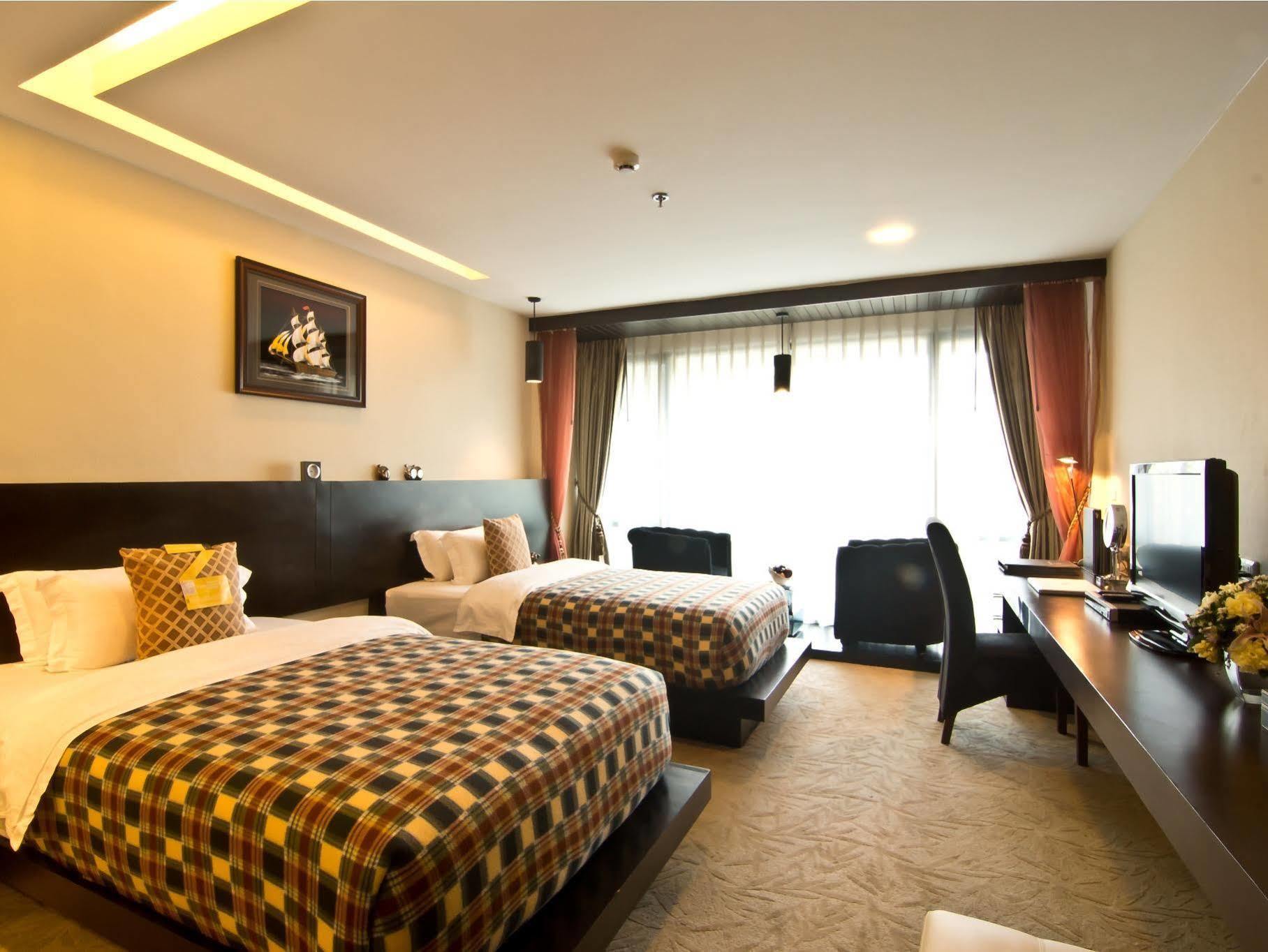 Rashmi'S Plaza Hotel ויינטיאן מראה חיצוני תמונה