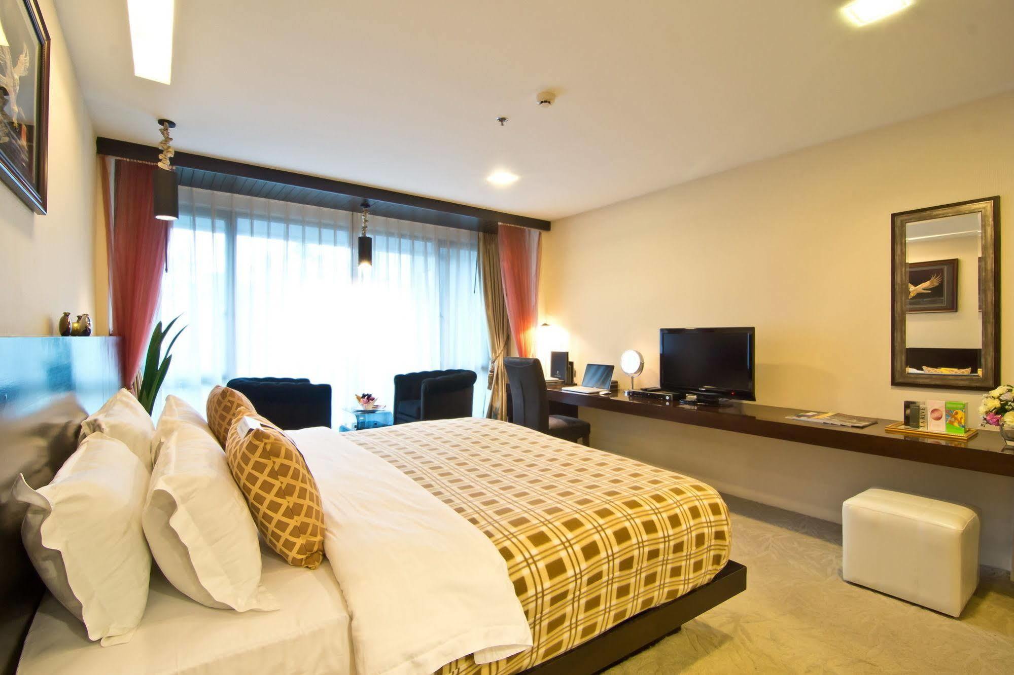 Rashmi'S Plaza Hotel ויינטיאן מראה חיצוני תמונה