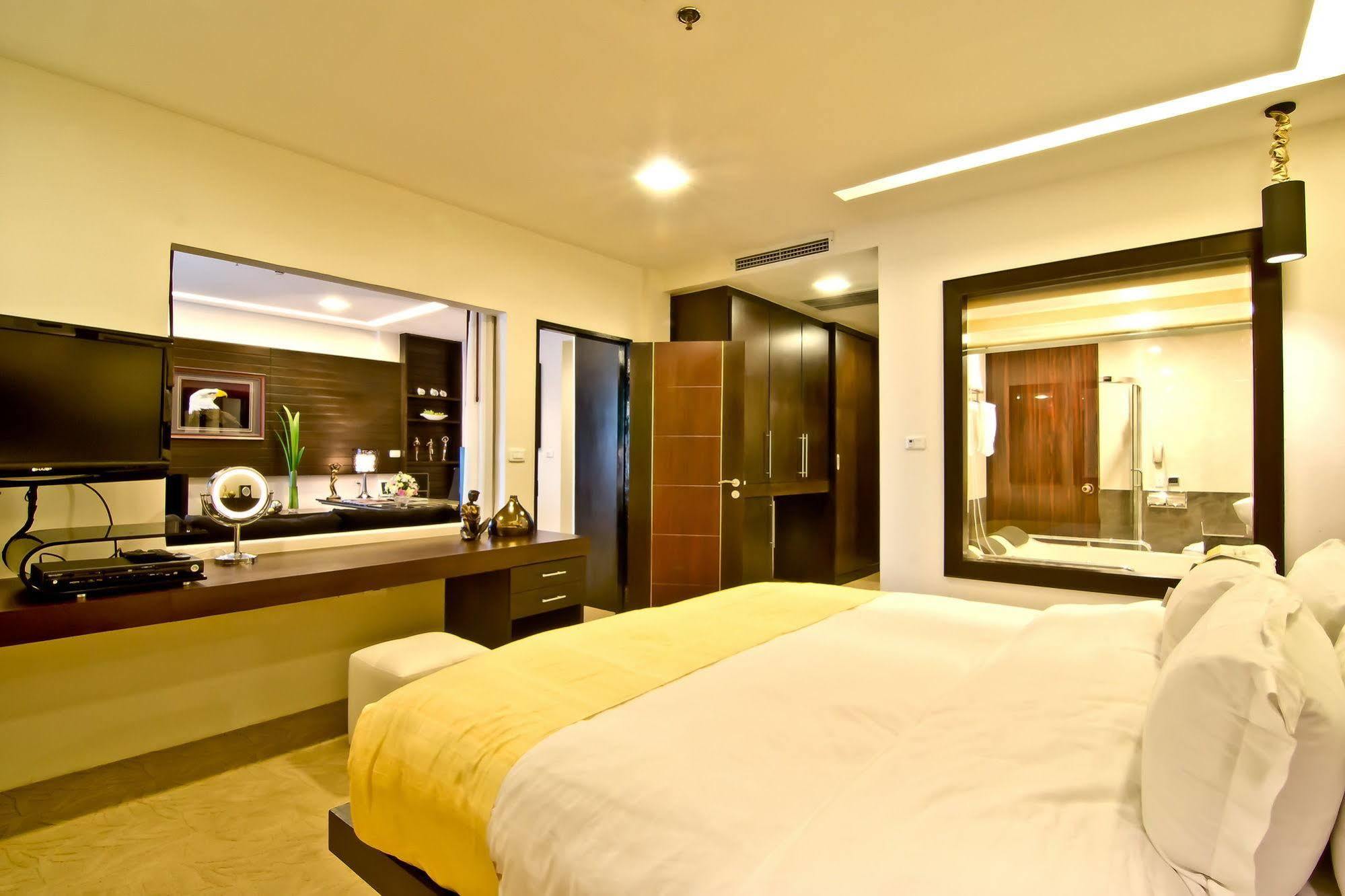 Rashmi'S Plaza Hotel ויינטיאן מראה חיצוני תמונה
