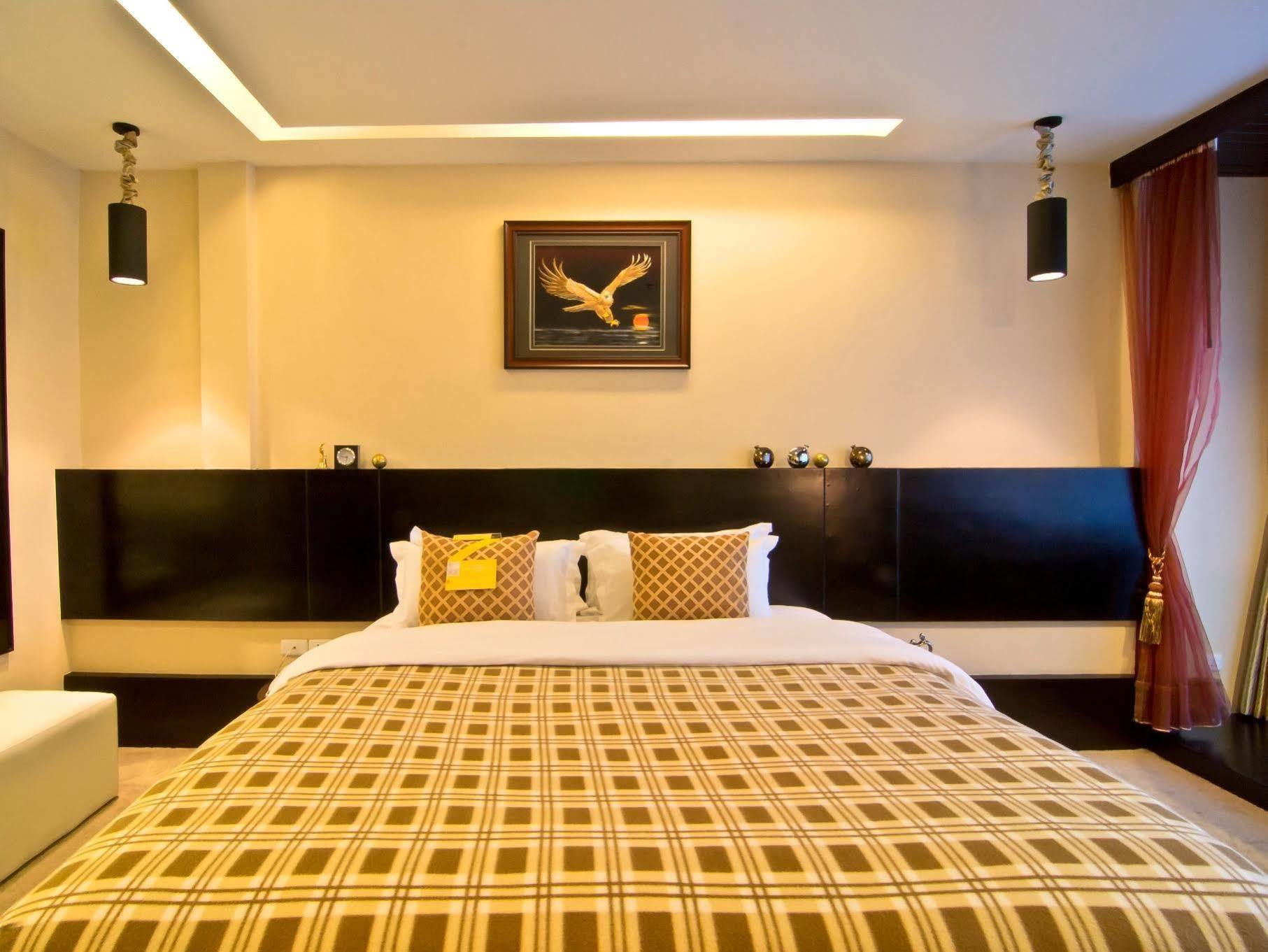Rashmi'S Plaza Hotel ויינטיאן מראה חיצוני תמונה