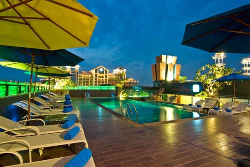 Rashmi'S Plaza Hotel ויינטיאן מראה חיצוני תמונה